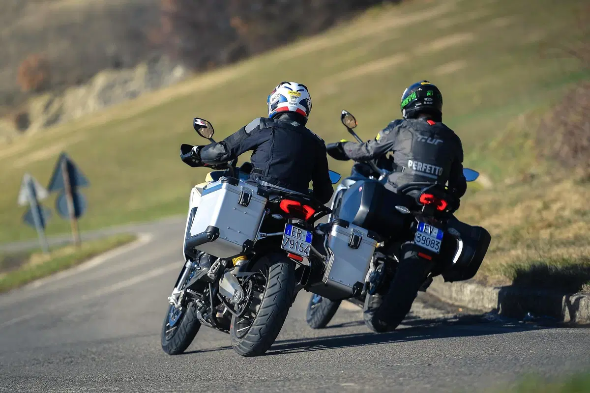 Ducati Multistrada V4 vs 1260 Enduro. TEST completo strada, offroad e pista! (13)