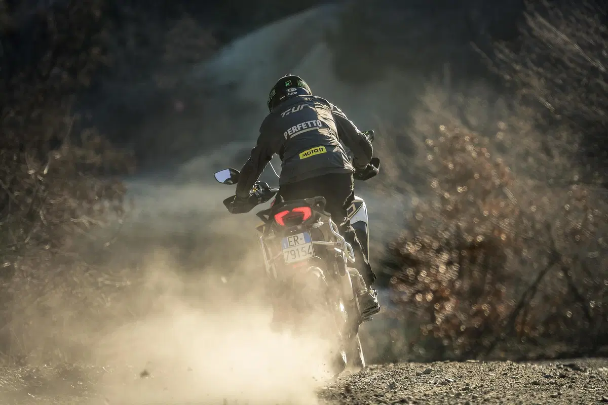 Ducati Multistrada V4 vs 1260 Enduro. TEST completo strada, offroad e pista! (4)