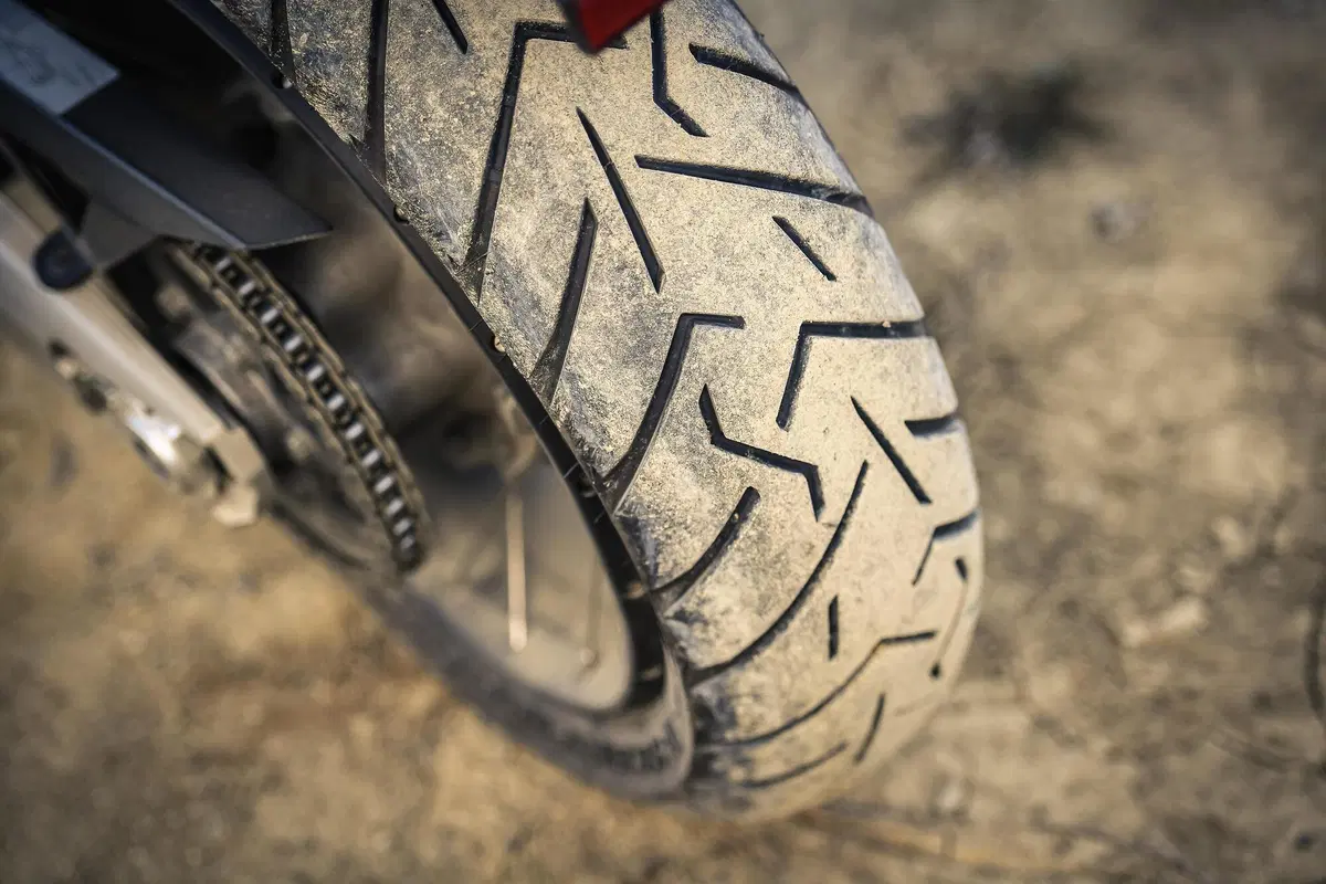 Ducati Multistrada V4 vs 1260 Enduro. TEST completo strada, offroad e pista! (7)