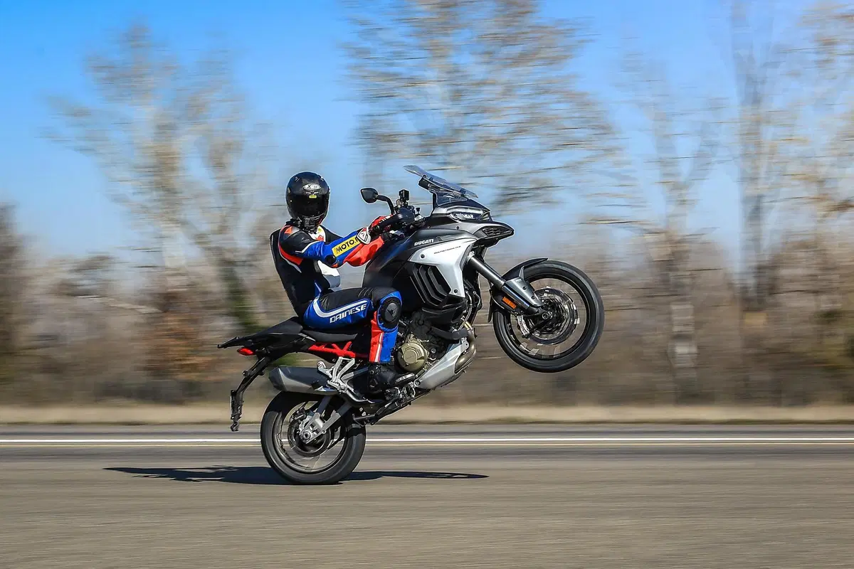 Ducati Multistrada V4 vs 1260 Enduro. TEST completo strada, offroad e pista! (3)