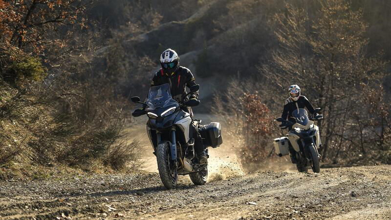 Ducati Multistrada V4 vs 1260 Enduro. TEST completo strada, offroad e pista!