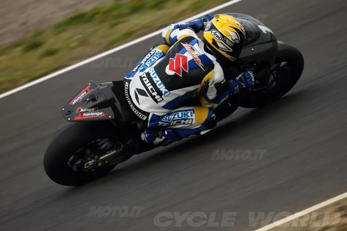 Suzuki MotoGP 2014, eccola qui! (4)