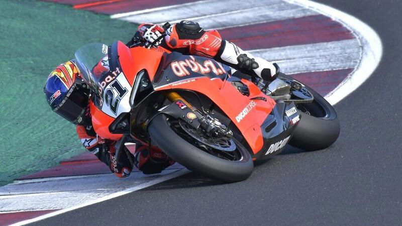 Superbike, Rinaldi chiude in testa la due giorni a Misano