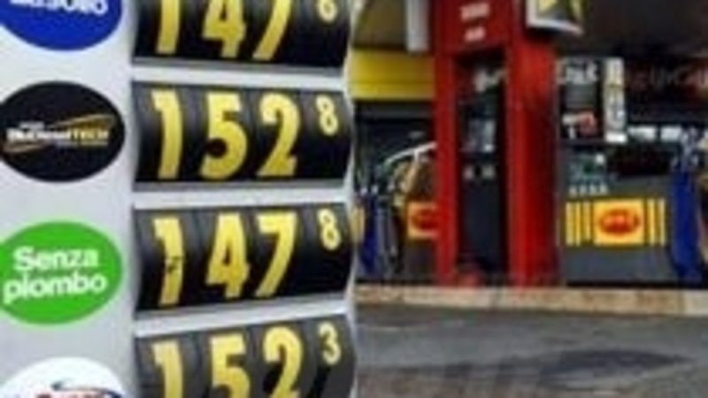 Prezzi carburanti: (quasi) addio alla terza cifra decimale 