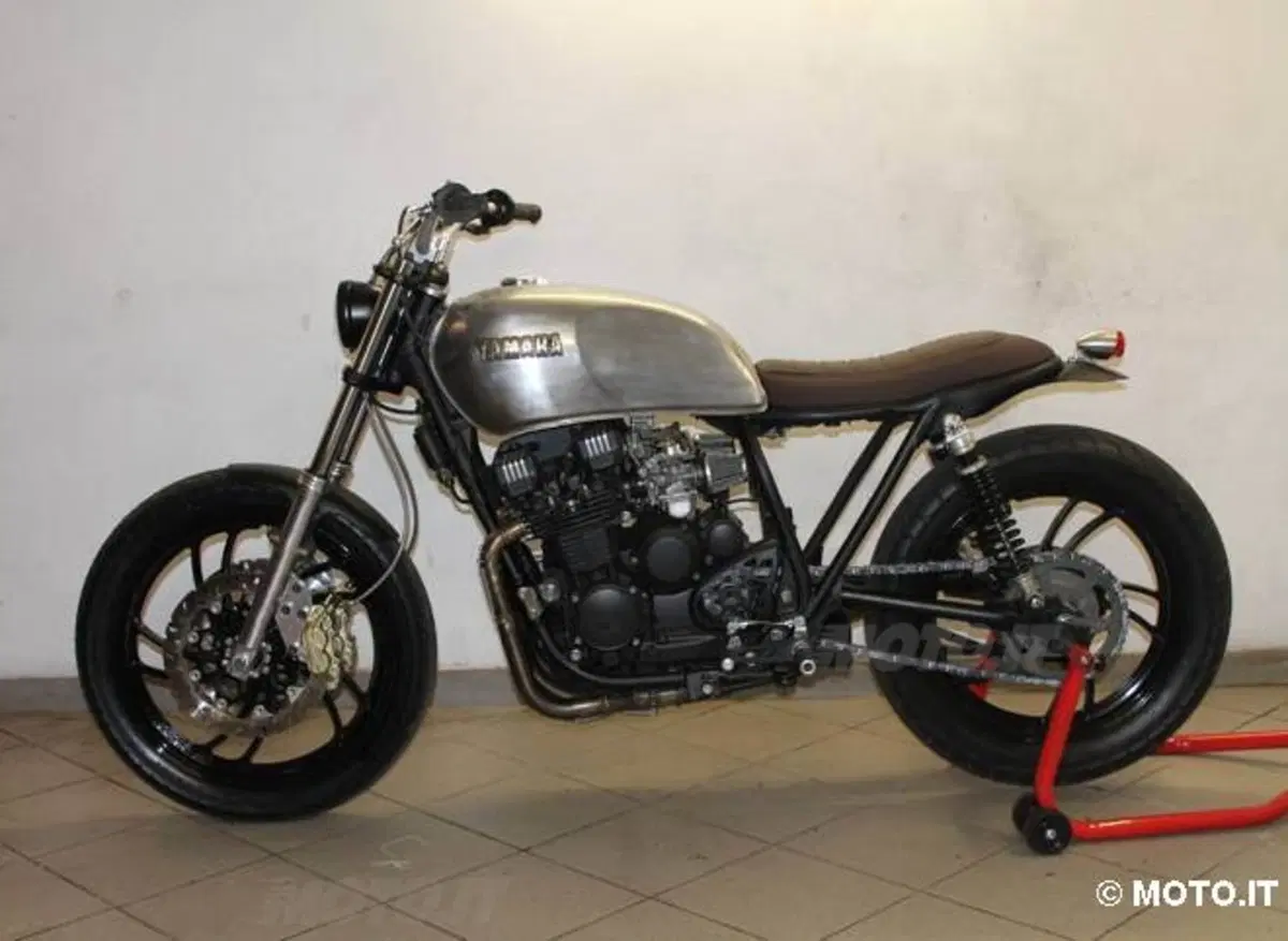 Le Strane di Moto.it: Yamaha XJ550 (2)