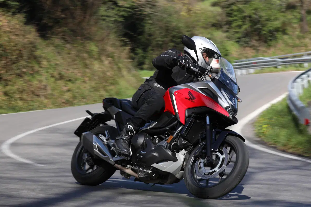 NC750X 2021: la best seller si rinnova (5)