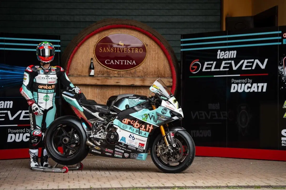 Superbike, nuova livrea per il team GoEleven