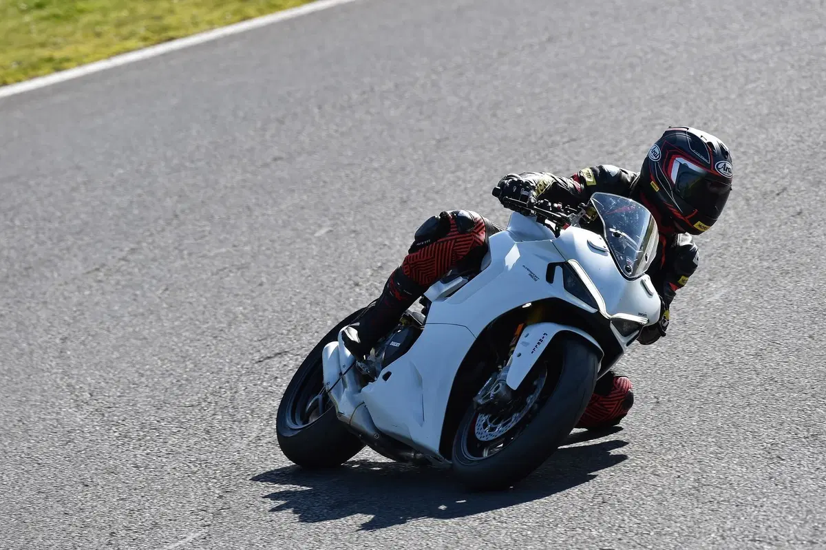 Ducati SuperSport 950 S sportività versatile