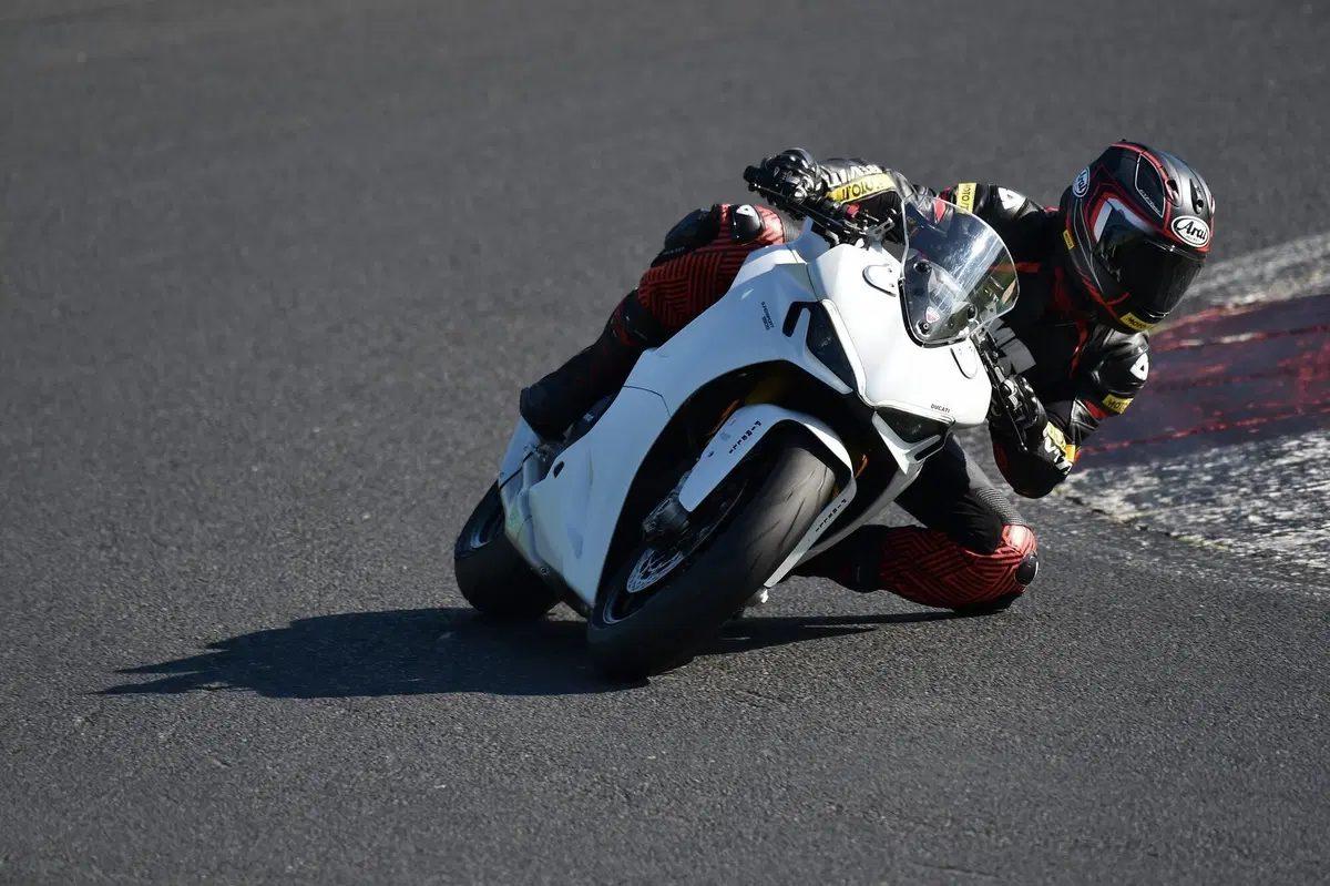Ducati SuperSport 950 S sportività versatile (7)