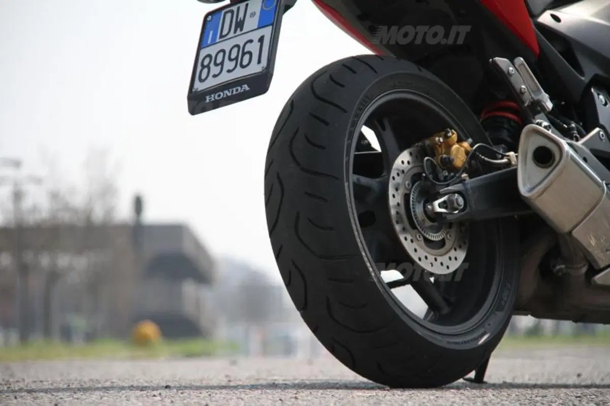 Nuovo Bridgestone T30. Turismo per sport (9)