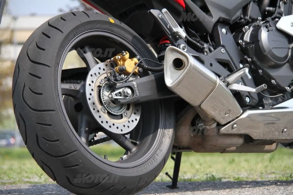Nuovo Bridgestone T30. Turismo per sport (12)