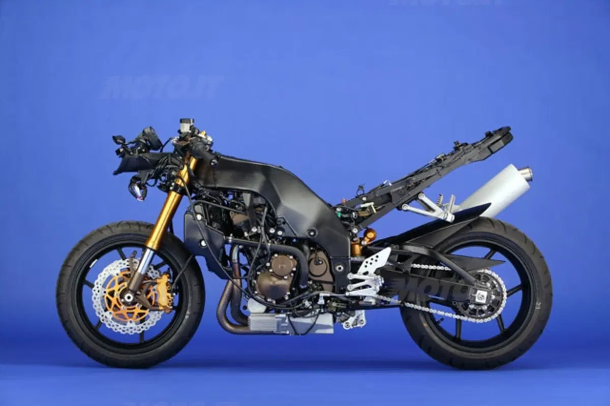 2003: EICMA pullula di novità (38)