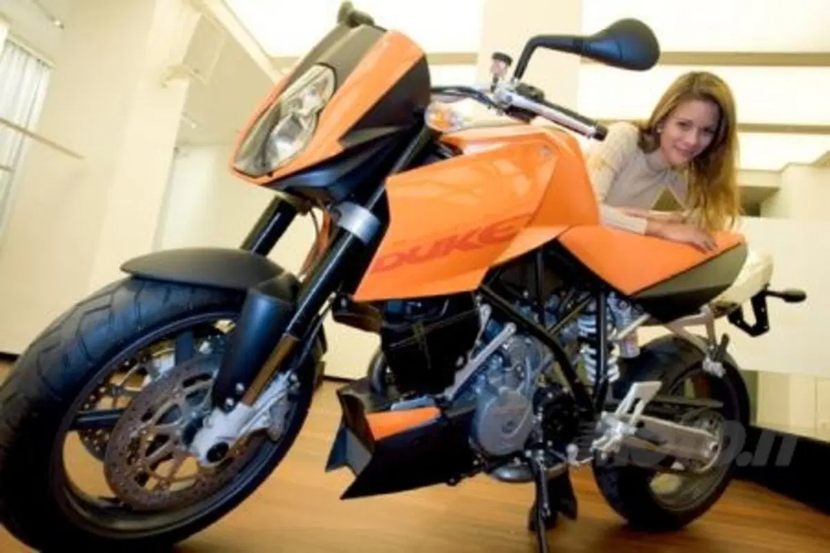2003: EICMA pullula di novità (40)