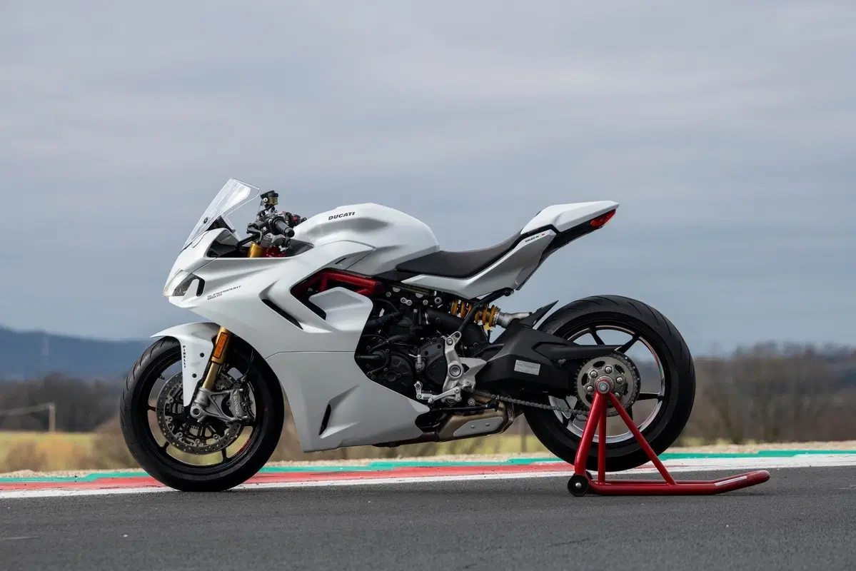 Ducati SuperSport 950 S sportività versatile (2)