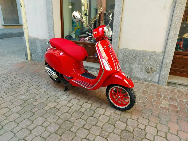 Vespa Primavera 125 RED (2025 - 26) (2)
