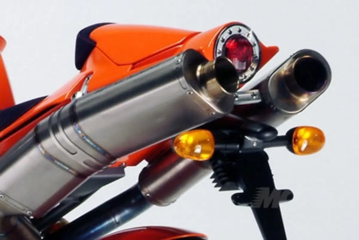 2003: EICMA pullula di novità (43)