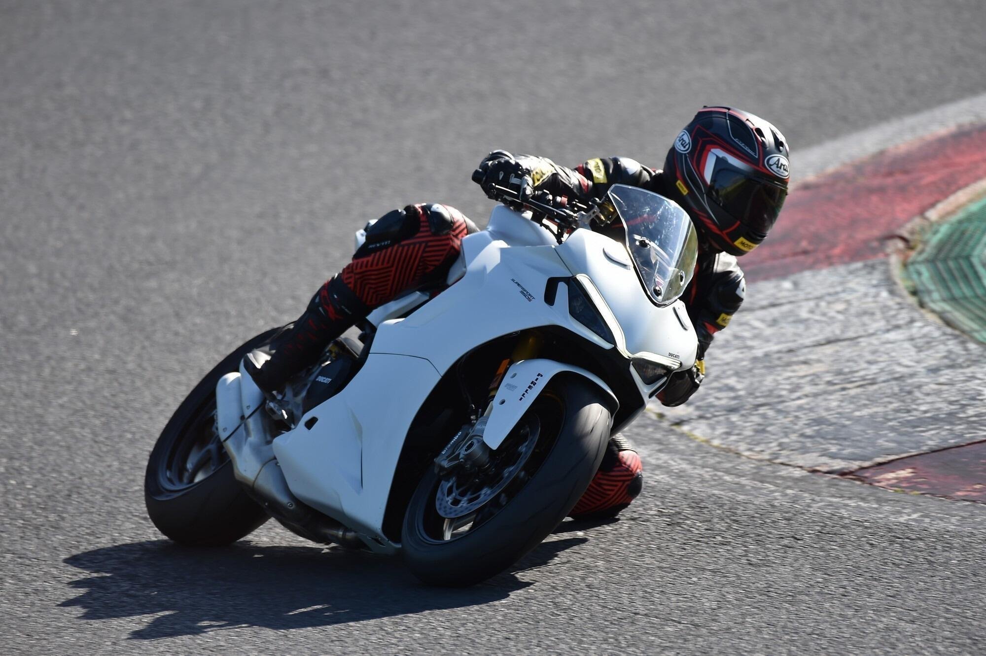 Ducati SuperSport 950 S TEST: sportivit&agrave; versatile