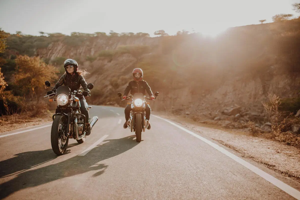 Royal Enfield: Continental GT 650 e Interceptor 650, omologazione Euro 5 e 10 nuove colorazioni (4)