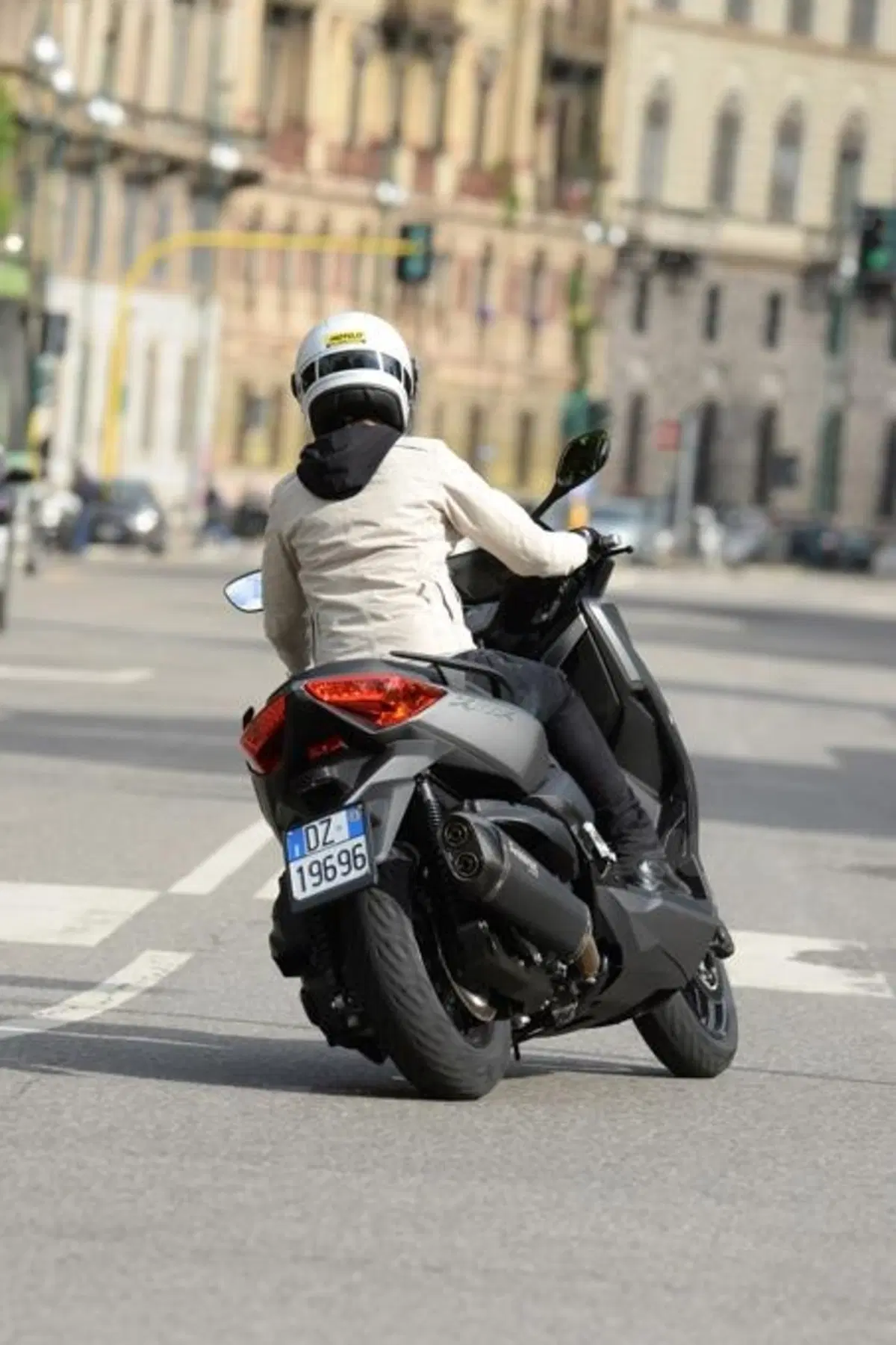 Yamaha X-Max 400 (15)