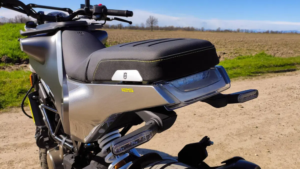Husqvarna Svartpilen 125 TEST 2021 (16)