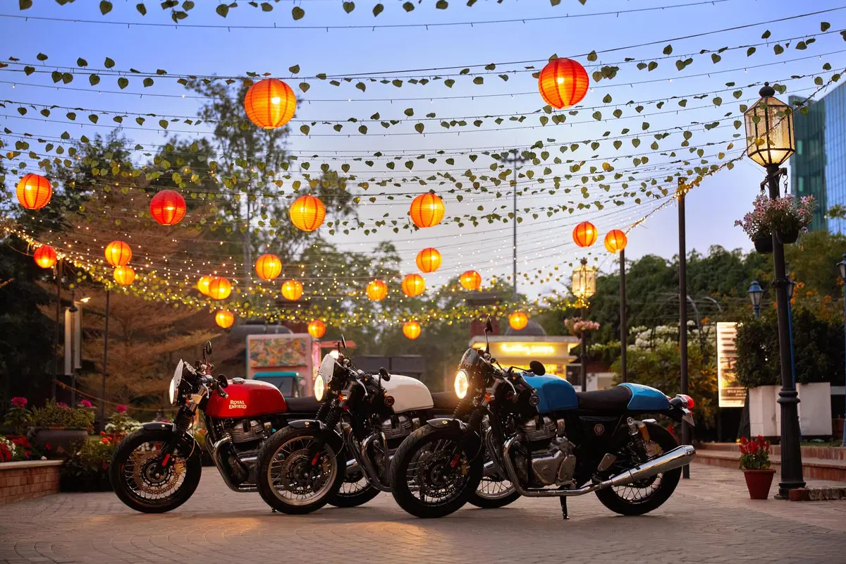 Royal Enfield: Continental GT 650 e Interceptor 650, omologazione Euro 5 e 10 nuove colorazioni (7)