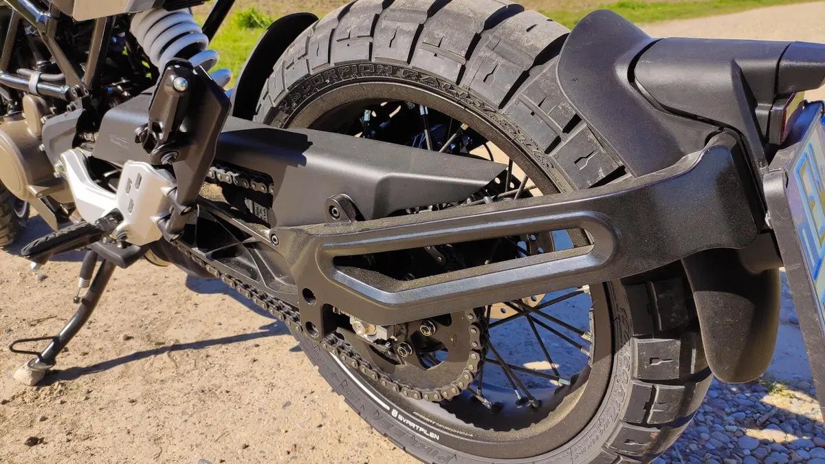 Husqvarna Svartpilen 125 TEST 2021 (21)