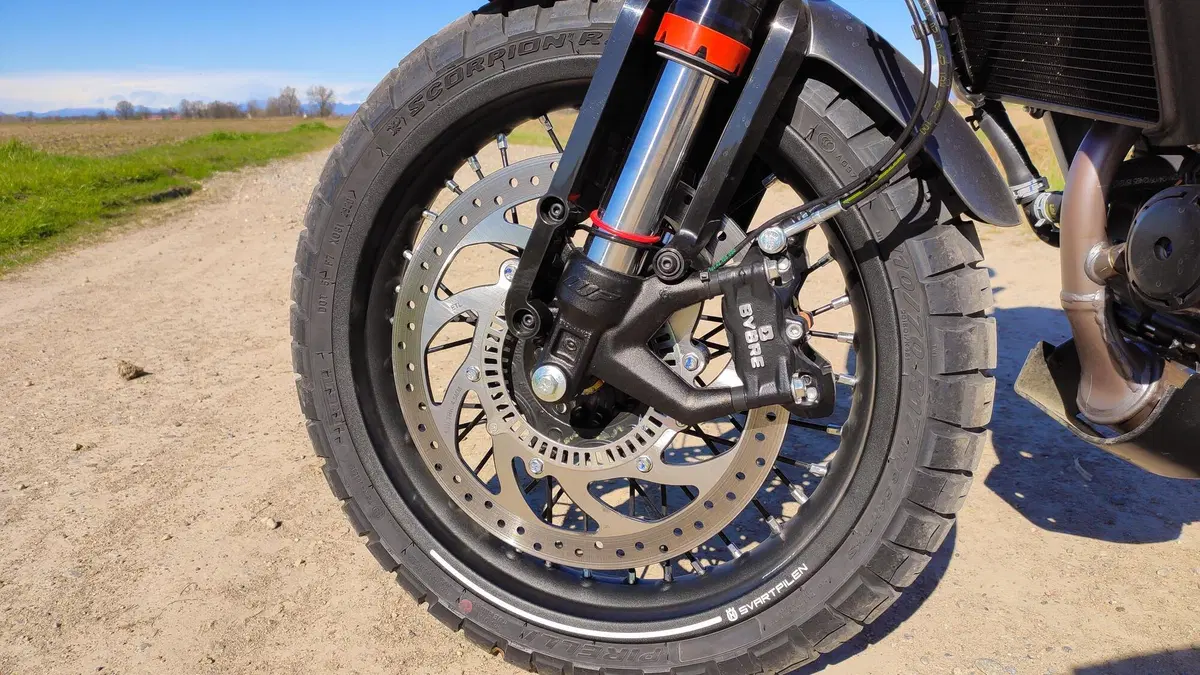 Husqvarna Svartpilen 125 TEST 2021 (22)