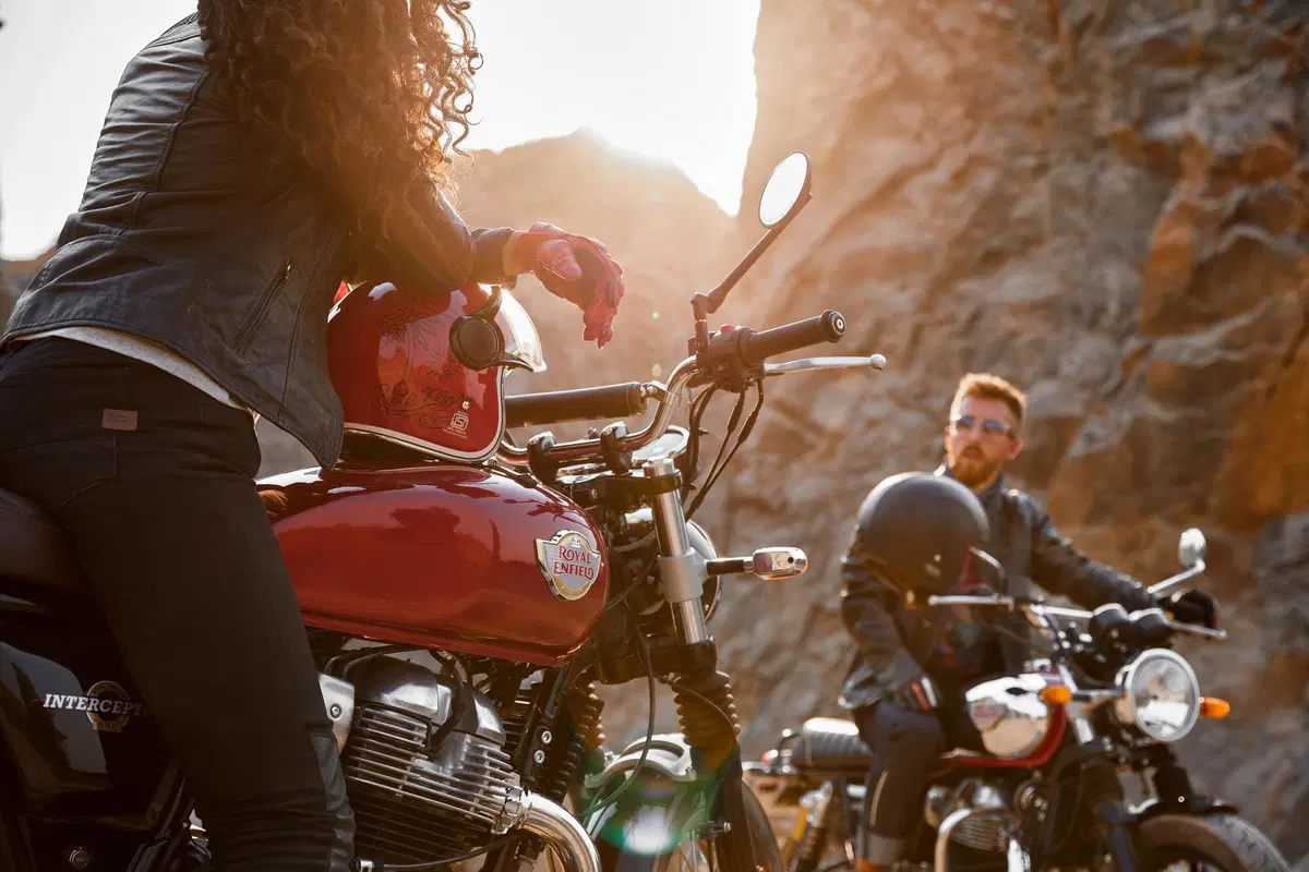 Royal Enfield: Continental GT 650 e Interceptor 650, omologazione Euro 5 e 10 nuove colorazioni (12)
