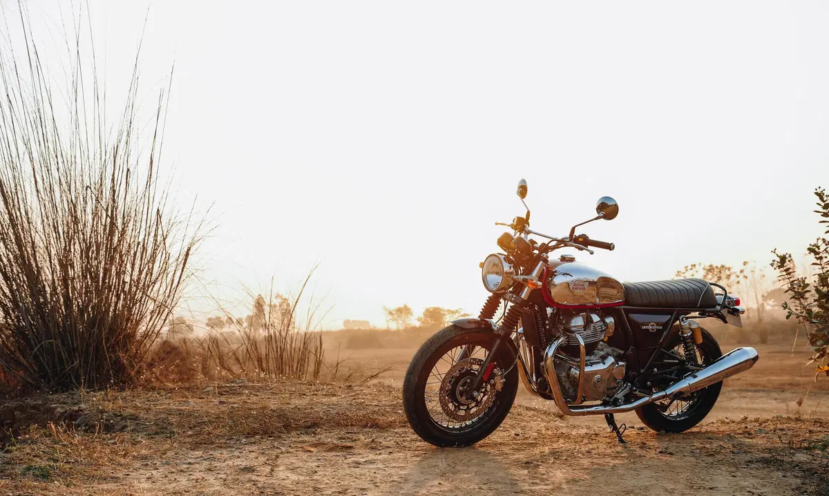 Royal Enfield: Continental GT 650 e Interceptor 650, omologazione Euro 5 e 10 nuove colorazioni (15)