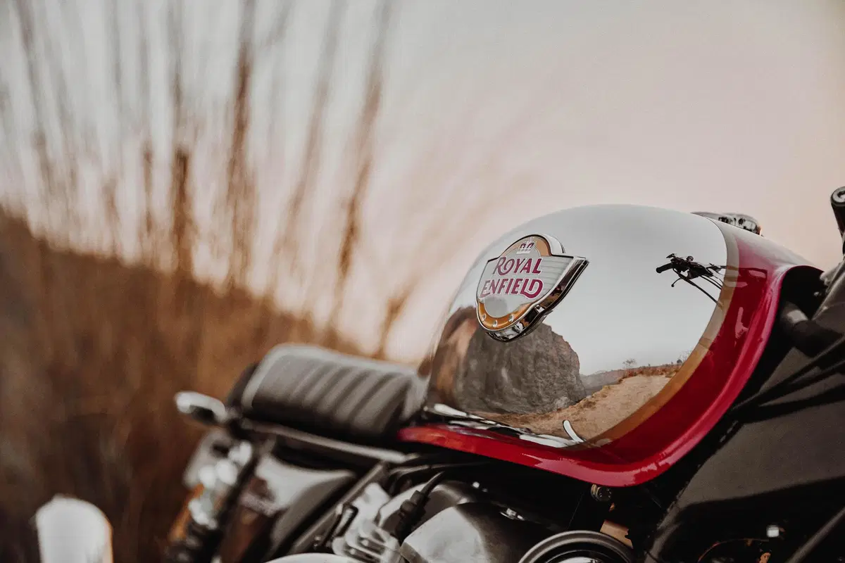Royal Enfield: Continental GT 650 e Interceptor 650, omologazione Euro 5 e 10 nuove colorazioni (16)