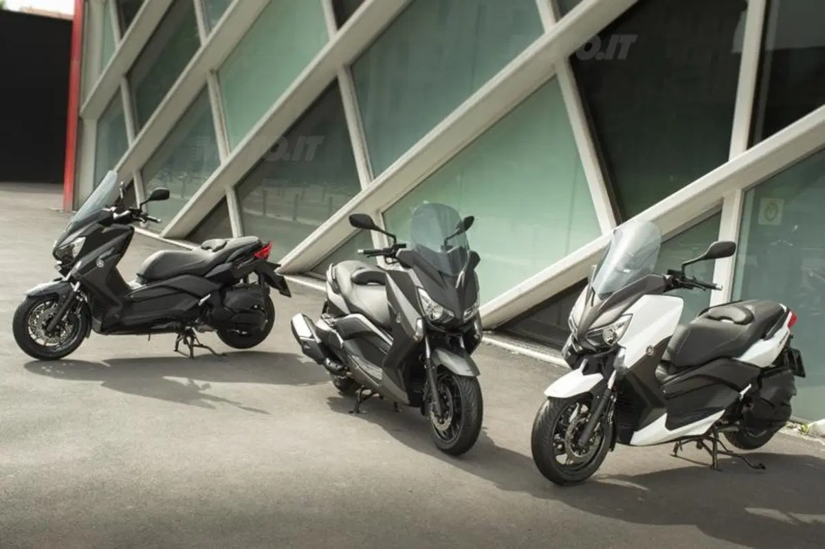Yamaha X-Max 400 (19)