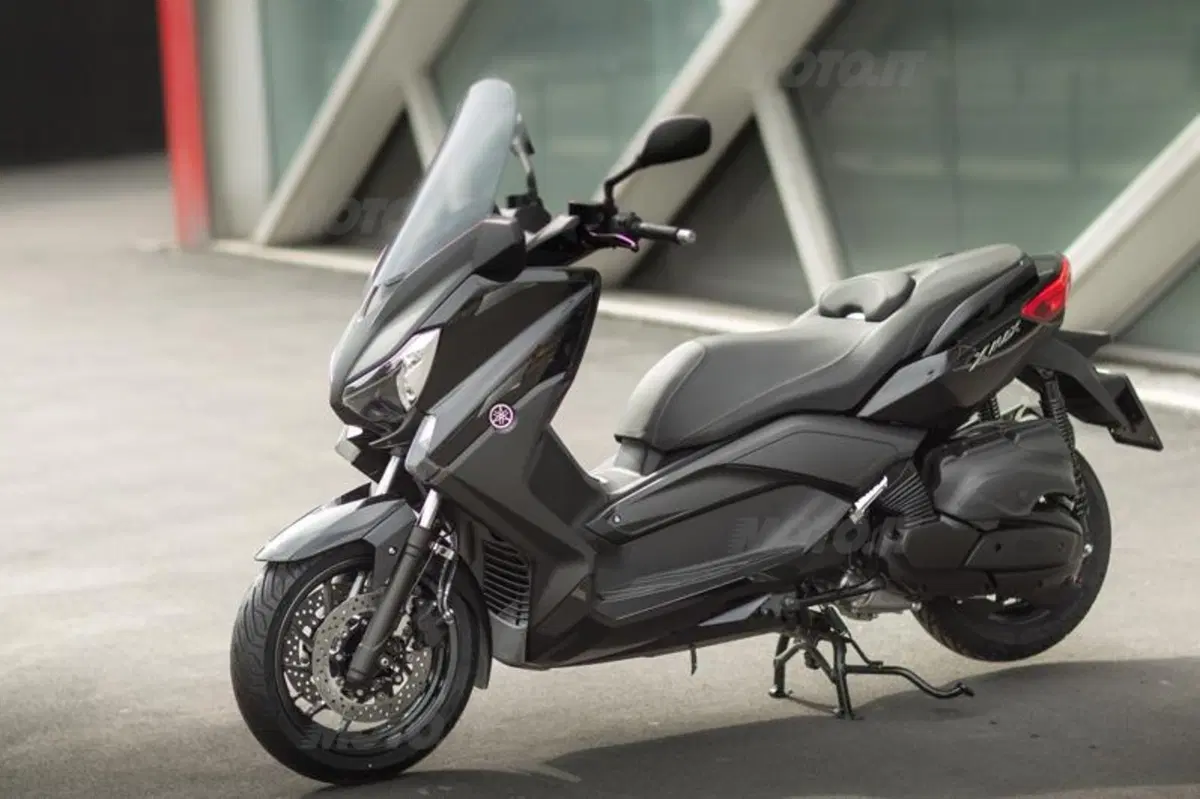 Yamaha X-Max 400 (20)