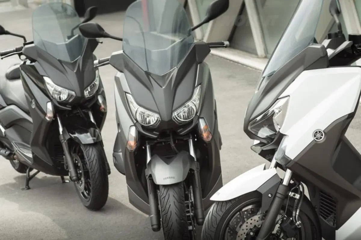 Yamaha X-Max 400 (21)