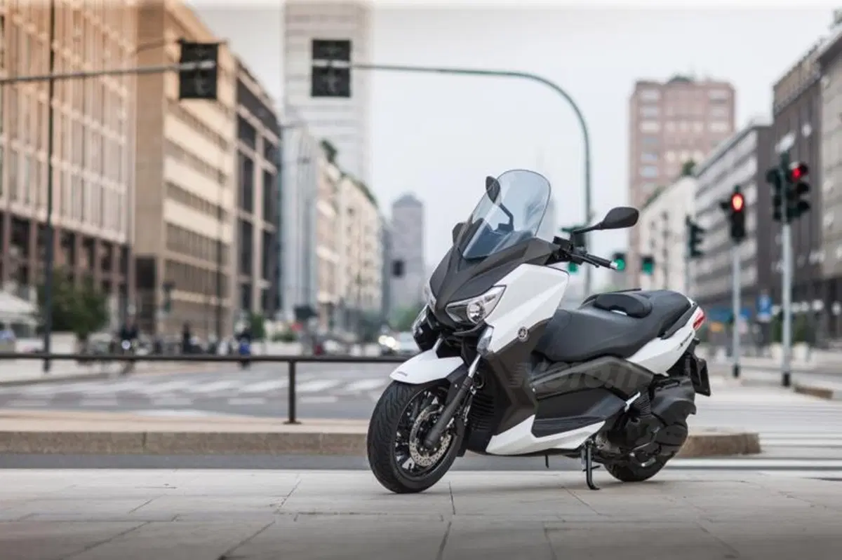 Yamaha X-Max 400 (24)