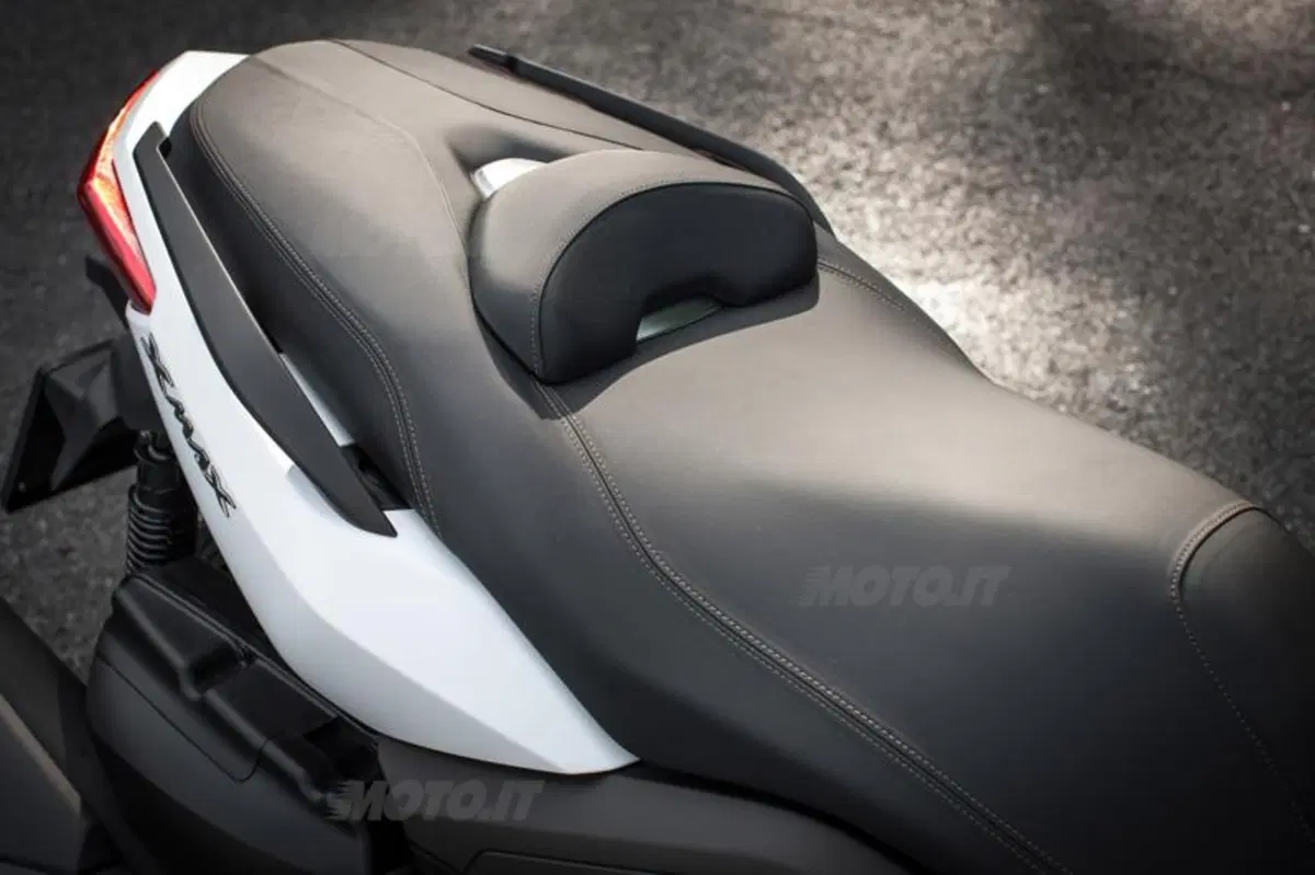 Yamaha X-Max 400 (28)