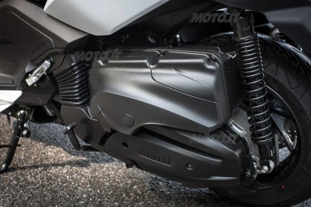 Yamaha X-Max 400 (33)