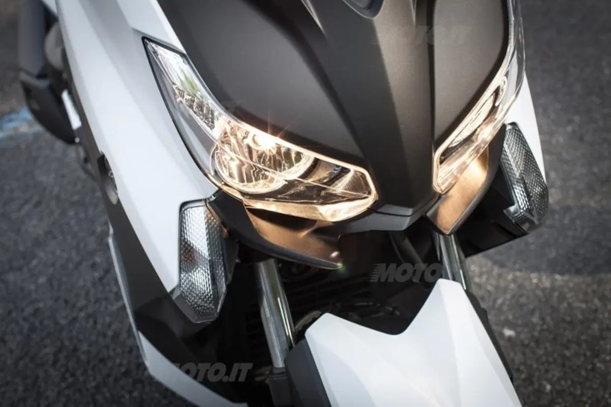 Yamaha X-Max 400 (34)