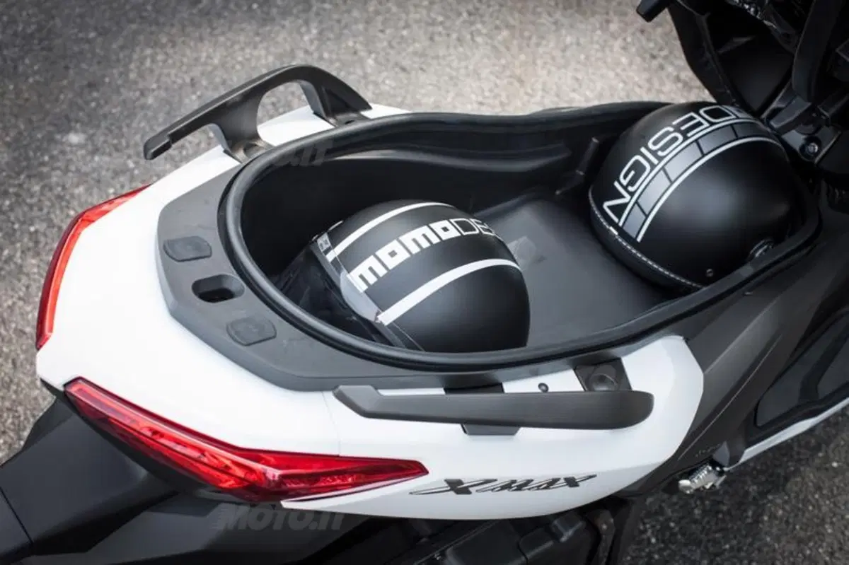 Yamaha X-Max 400 (35)