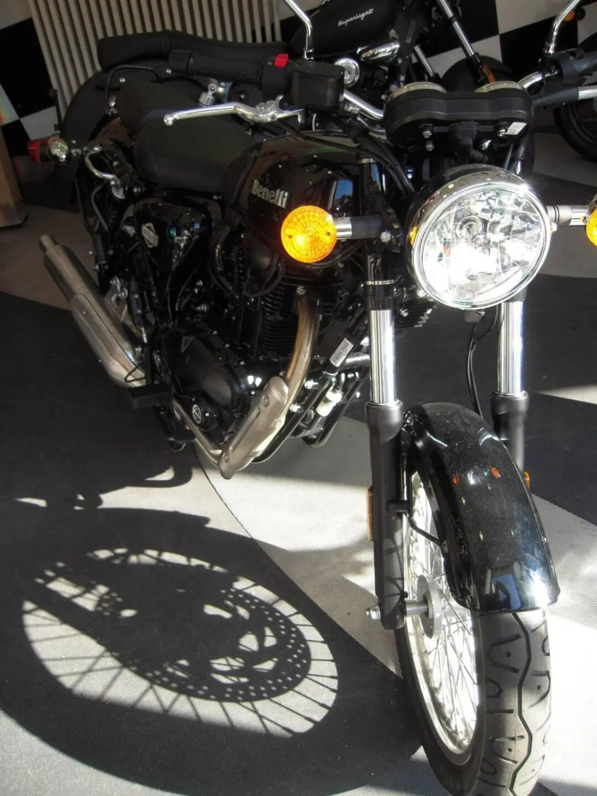 Benelli Imperiale 400 (2019 - 20) (2)