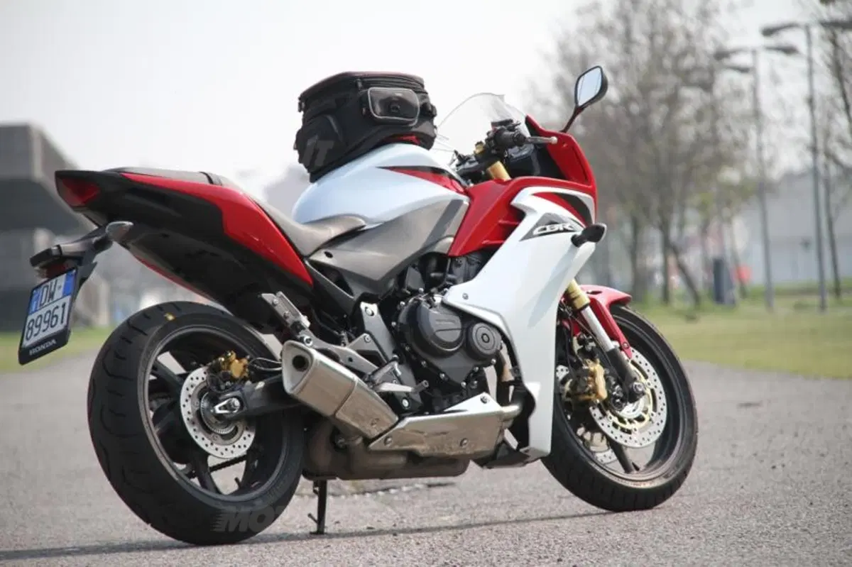 Tre borse GIVI Xstream in prova (3)