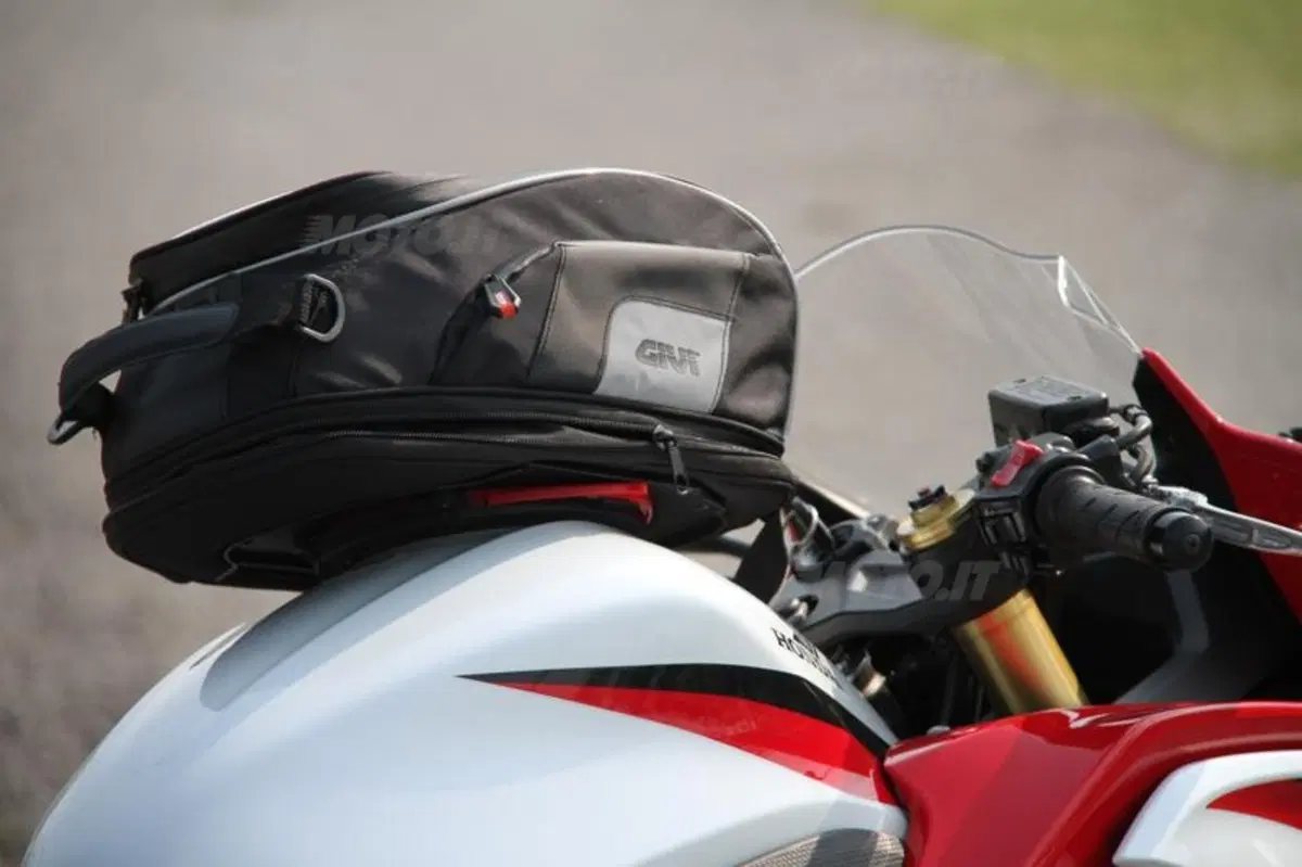 Tre borse GIVI Xstream in prova (6)