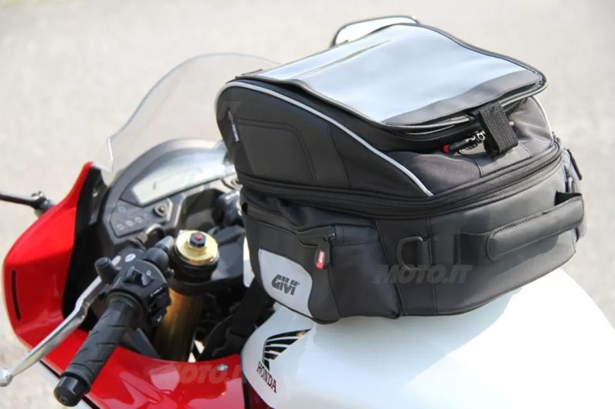 Tre borse GIVI Xstream in prova (8)