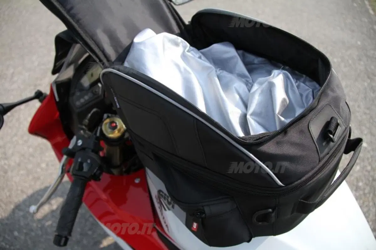Tre borse GIVI Xstream in prova (9)