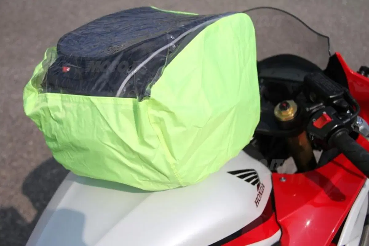 Tre borse GIVI Xstream in prova (10)