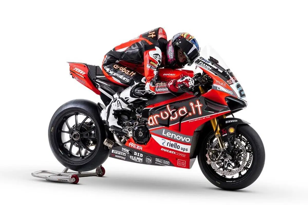 Presentato il team Aruba Ducati SBK 2021 (6)
