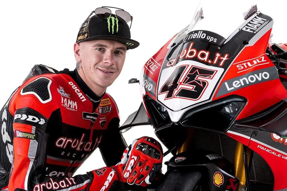 Presentato il team Aruba Ducati SBK 2021 (8)