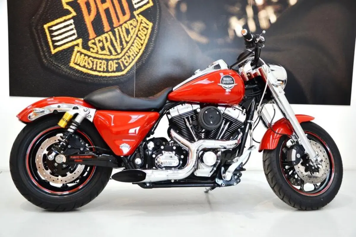 Harley-Davidson Parma: una Road King snella e aggressiva