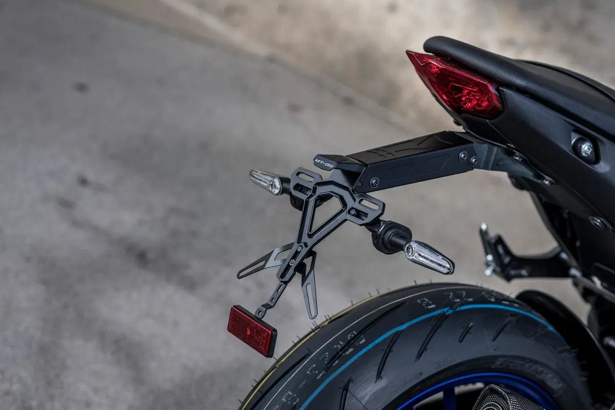 Yamaha MT-09: Dark & Fun (8)