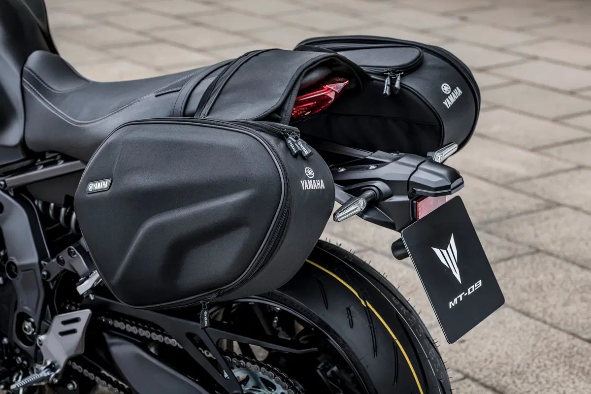 Yamaha MT-09: Dark & Fun (11)
