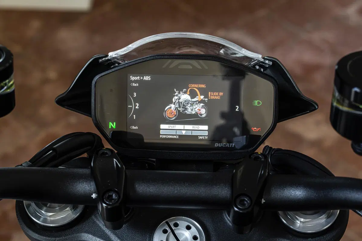 Ducati Monster 2021: svolta epocale (4)